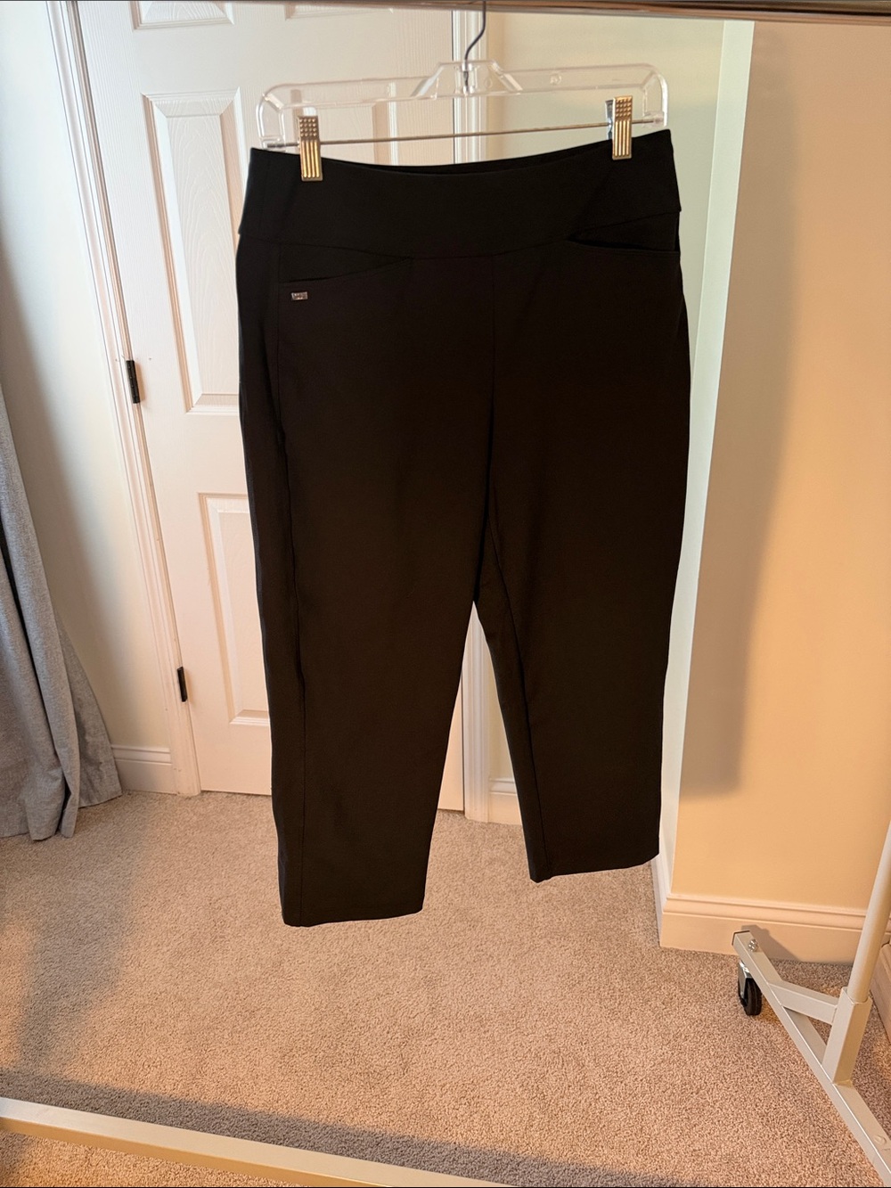 Tail Black Cropped Ponte Capris